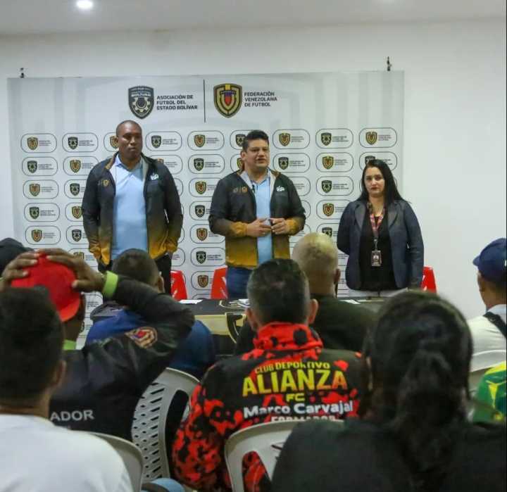 Bolívar ratifica su compromiso con el futbol