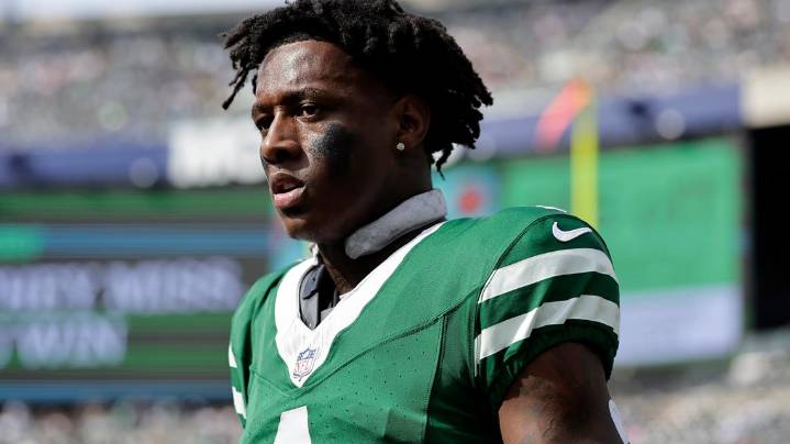 REPORT: Colts trade 2 first-round picks, WR AD Mitchell to Jets for CB Sauce Gardner