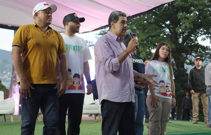 Maduro acusa a redes sociales de sumarse a “guerra psicológica contra Venezuela”