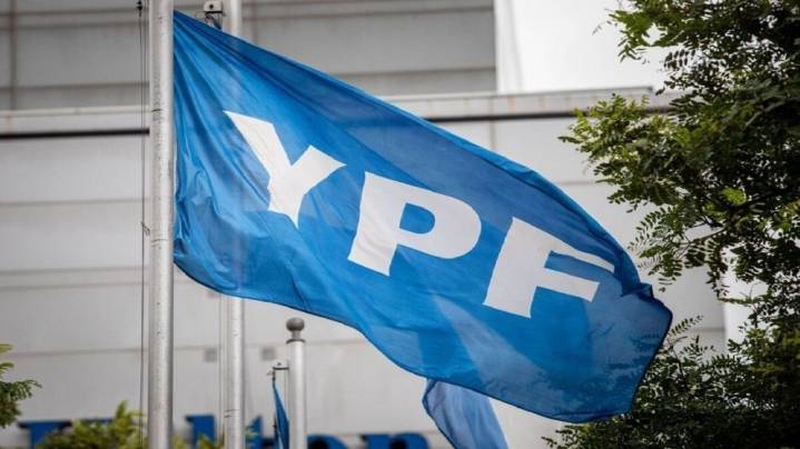 YPF confía en que las reformas de Milei beneficien al sector energético de Argentina