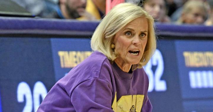 Kim Mulkey was asked about LSU's change in athletic directors. Here's what she said.
