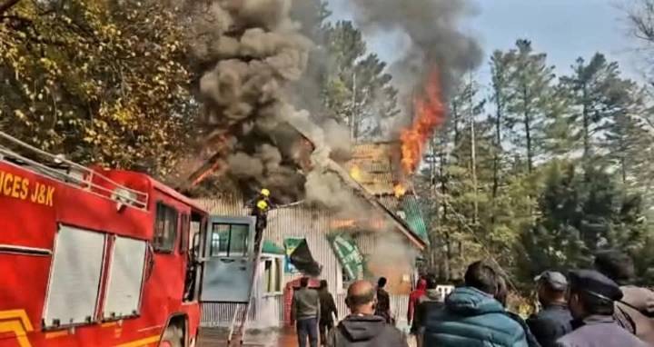 Blaze breaks out at DFO Tangmarg, joint operation controls flames