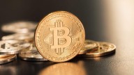 Bitcoin se desploma a casi u$s90.000 y analistas temen que toque fondo en 2026