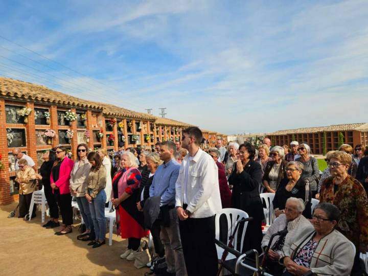 Oropesa conmemora Todos los Santos con recuerdo, tradición y convivencia familiar