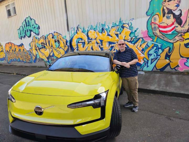 Volvo EX30: Velocidad, innovación y algo de frustración