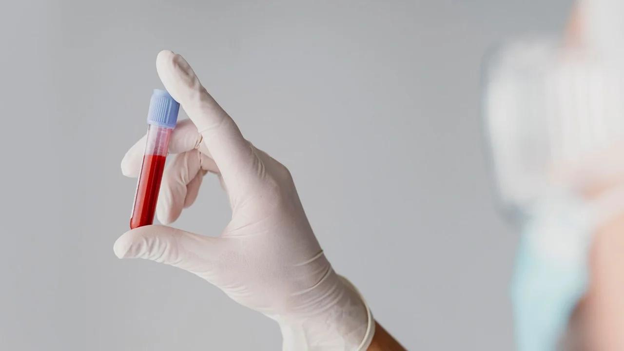 Prueba de sangre podría detectar enfermedades hasta 10 años antes de presentar síntomas