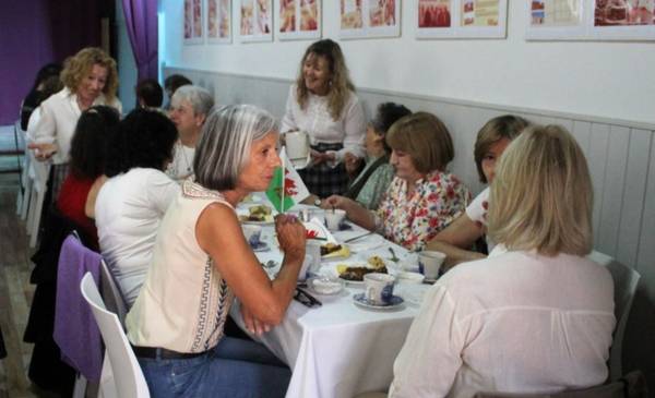 Se realizó con éxito una nueva tarde de té galés en la Casa Toschke