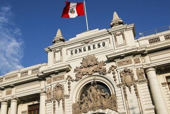 CONGRESO DECLARÓ PERSONA «NO GRATA» A LA PRESIDENTA DE MÉXICO