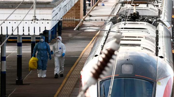 La policía británica confirmó la identidad de los dos arrestados por el ataque…