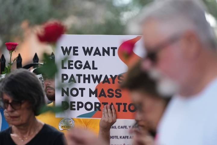 Crece el miedo a las redadas de ICE entre las familias de trabajadores agropecuarios