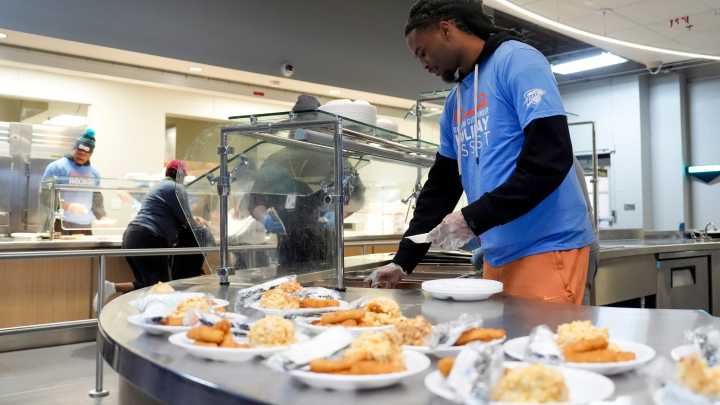 How long can food sit out? Safe food handling and disposal rules