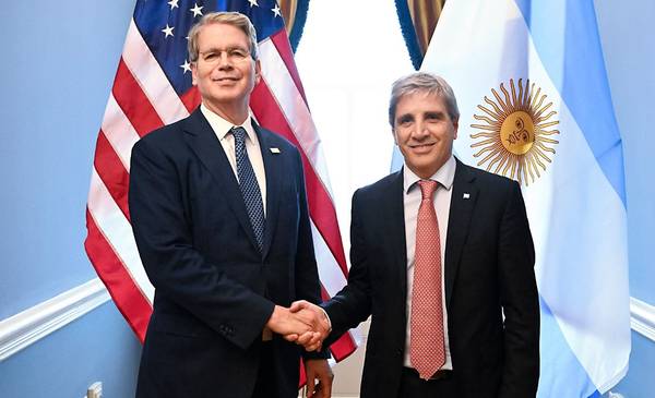 Bessent confirmó que el Banco Central usó parte del swap con EE.UU.