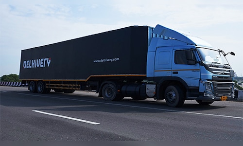 Delhivery dives into ₹50.3 cr net loss, revenue up 17% in Q2