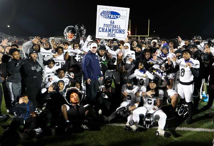 Harrisburg thumps Central York, wins 5th straight District 3 6A football title