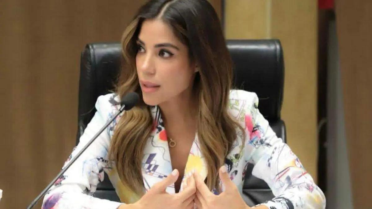 Impulsan regulación del uso de celulares en escuelas para proteger la salud emocional infantil