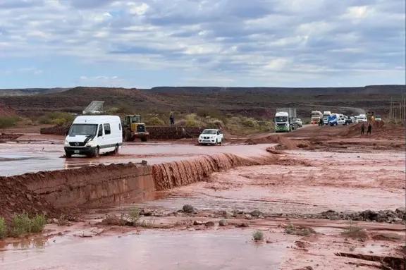 Cortan el tránsito en tres rutas neuquinas por el temporal