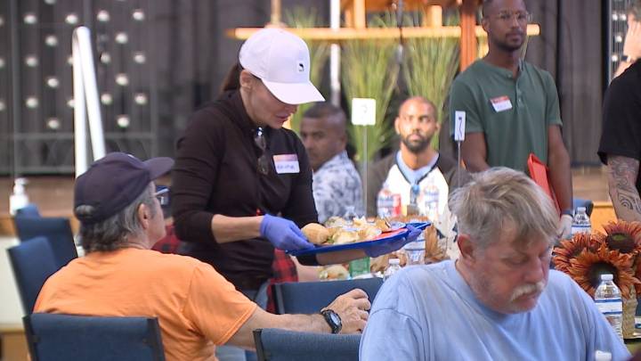 Metro Ministries helps serve up hot Thanksgiving meals to those in need