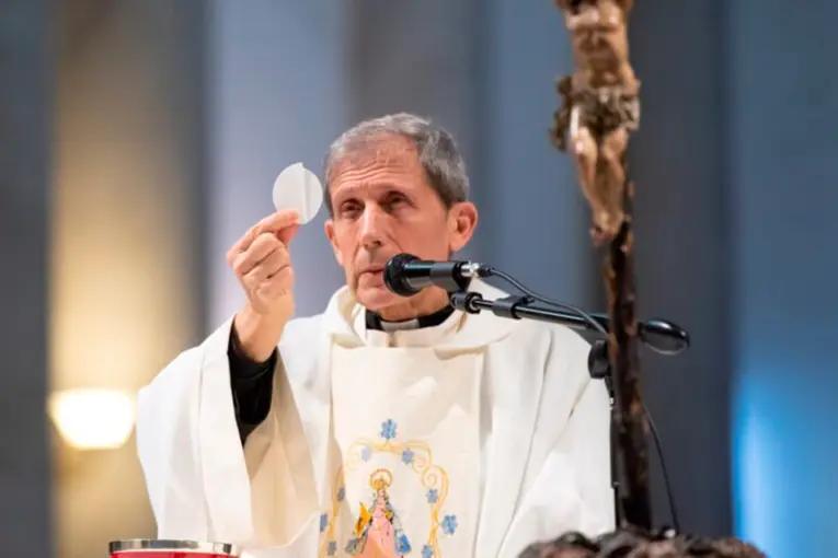 El vicario general Eduardo Tánger se alejó temporalmente de sus funciones en la diócesis de Paraná