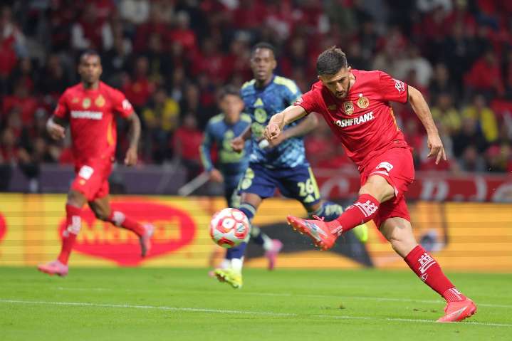 Toluca le hace ver su suerte al América en el infierno; 2 a 0