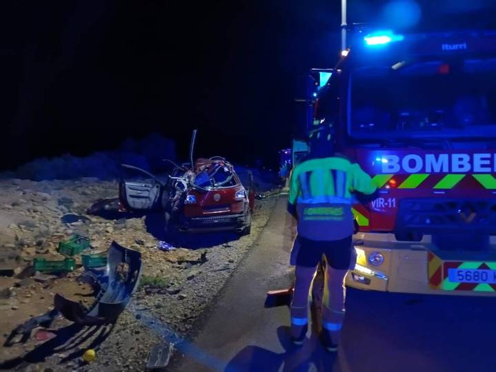 Pierden el control del coche y dan varias vueltas de campana en la A