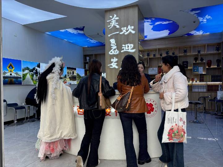 Consumo masivo en el Día del Soltero en China; aumentan 18% las ventas