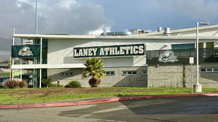 College football coach John Beam from ‘Last Chance U’ has died after being shot, Oakland police say
