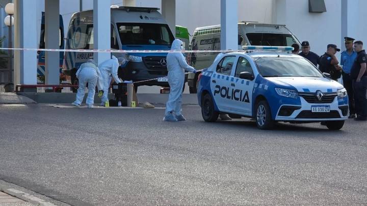 Muerte en la puerta del Heller: una testigo complicó a los policías que inmovilizaron a Juan Galeano