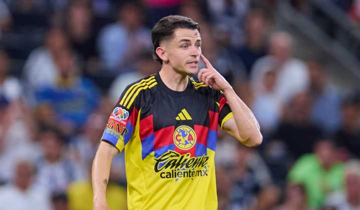 ¡Se lo sabe a la perfección! Álvaro Fidalgo canta el Himno Nacional Mexicano en el América vs LA Galaxy
