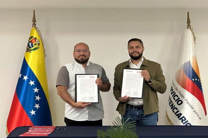 Librerías del Sur firma convenio para promover bibliotecas en centros penitenciarios