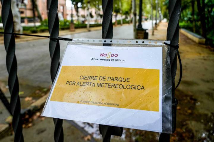 Sevilla activa su Plan de Emergencias ante los avisos de la Aemet
