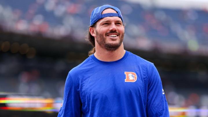 Broncos' Alex Singleton Underwent Testicular Cancer Surgery Hours After Game