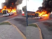 Voraz incendio destruyó un colectivo en González Catán