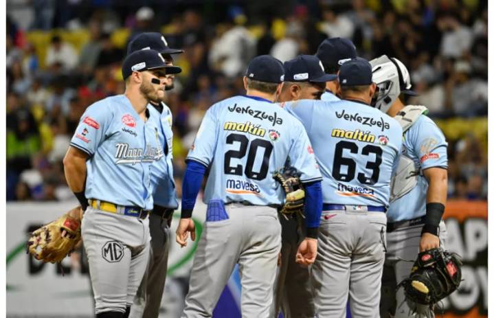 Tiburones castigó el pitcheo de Magallanes