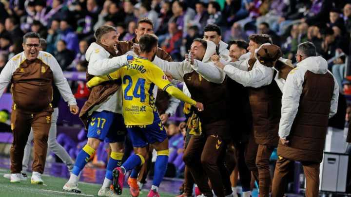 Las Palmas asalta el José Zorrilla y duerme como líder de Segunda División