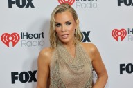 Jenny McCarthy reveals mouth infection caused teeth to fall out, growths on eyeballs