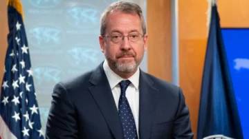 James Story: "La fuerza militar en el Caribe es demasiado grande y potente como para ser solo antinarcóticos"