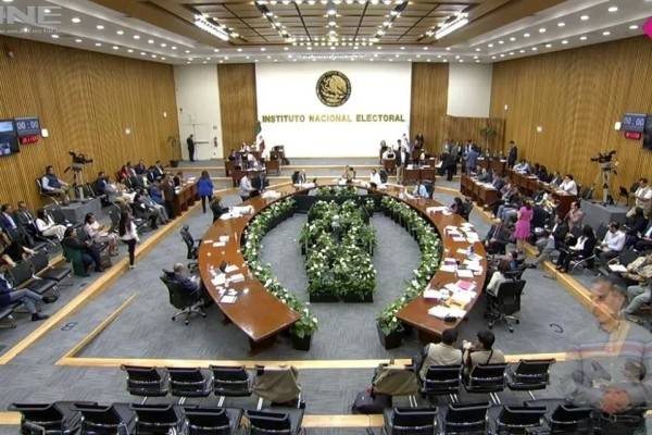 Paraliza INE vigilancia de transparencia de partidos