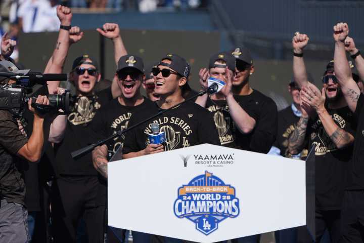 Los Dodgers celebran histórico bicampeonato de la Serie Mundial