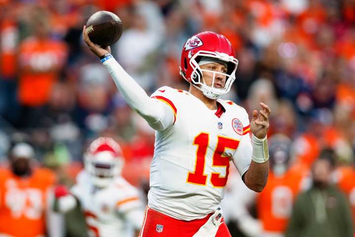 Chiefs vs. Colts: Predictions, parlays and projected player stats for Sunday’s Must