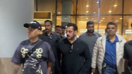 Salman Khan lands in Mumbai after Da