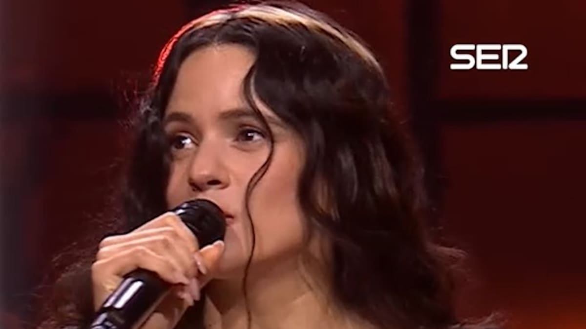 Rosalía dedica su premio en LOS40 Music Awards a las víctimas de la DANA: "No estáis solos"