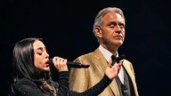 "La mejor noche de mi vida": Nicki Nicole se quiebra al cantar 'Vivo por ella' con Andrea Bocelli [VIDEO]