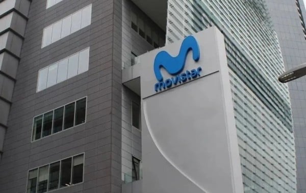 Anuncia Telefónica que se va de México