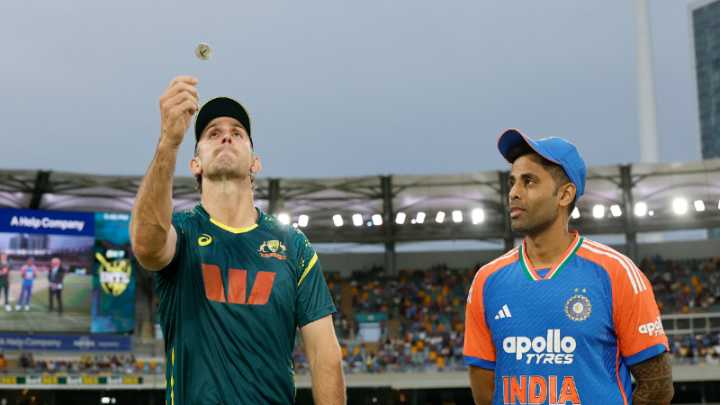 5th T20I: Australia win toss, opt to bowl first against India at Brisbane