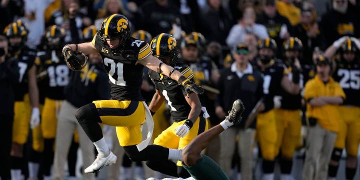 Drew Stevens’ field goal caps Iowa’s comeback in 20