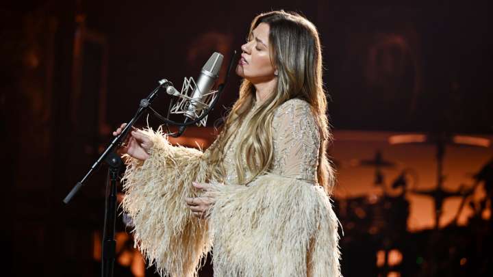 Kelly Clarkson Adds More 2026 Dates to Las Vegas Residency