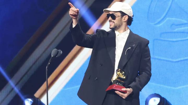 Bad Bunny agranda su huella, Karol G deslumbra y Ca7riel & Paco Amoroso ganan en los Grammy