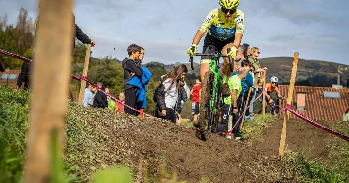 Gran actuación del Ciudad de Salamanca entre el ciclocross vasco y la pista alicantina