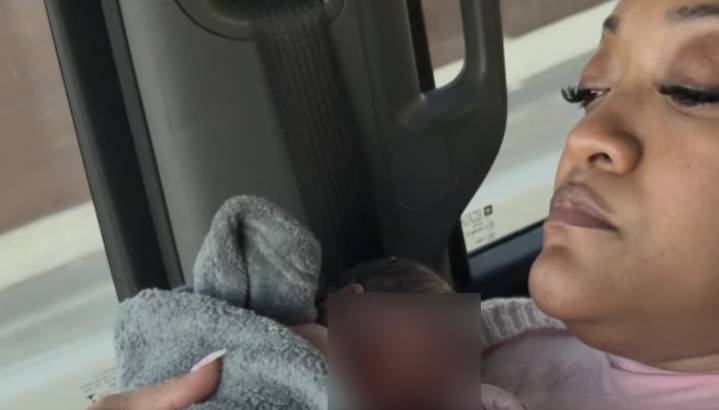 Hospital de Indiana provoca alumbramiento en un auto