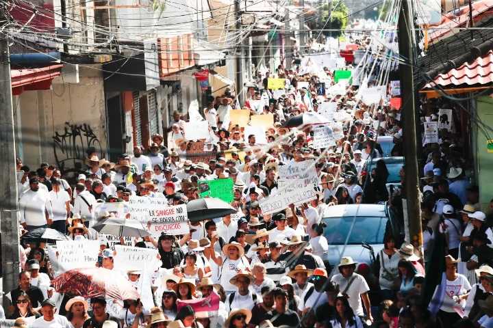 Marchan miles por la paz; no nos vamos a ir de Michoacán: Sheinbaum